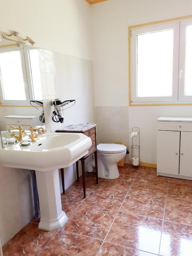 Chambres d'Hôtes La Noyeraie Izeron Exterior foto